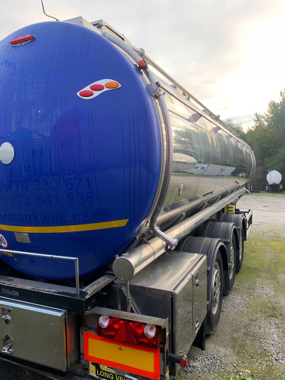 цистерна для перевозки нефтепродуктов
